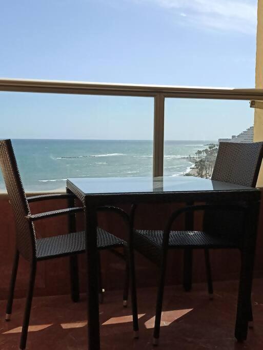 Estudio Miramar. Primera linea playa. Amazing views! Benalmadena Bagian luar foto
